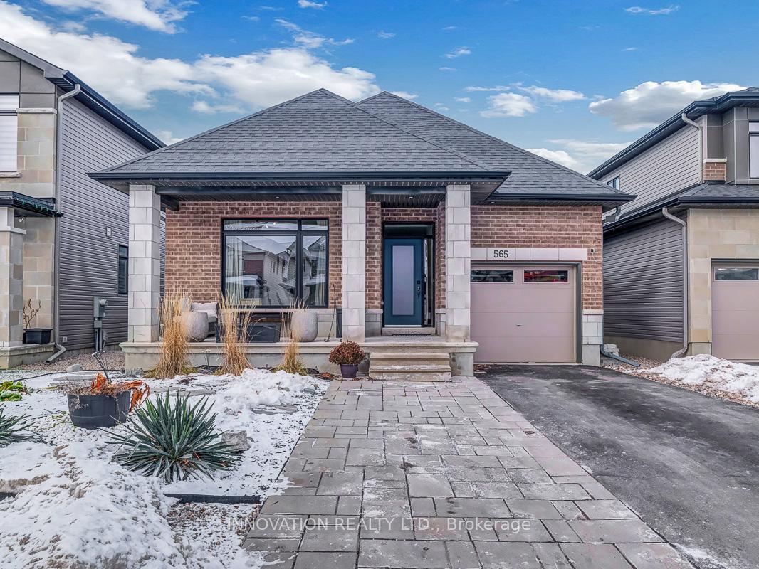 Front of 565 Bobolink Ridge