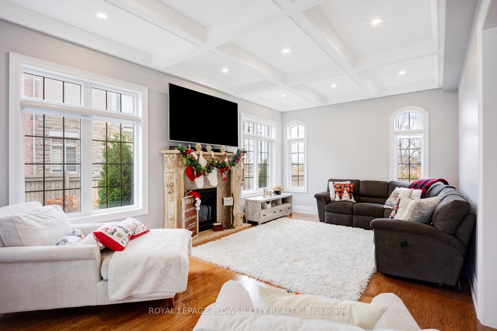 Photo 2 of 25 Belladonna Circle, Brampton, Toronto Gore Rural Estate — HOMEH