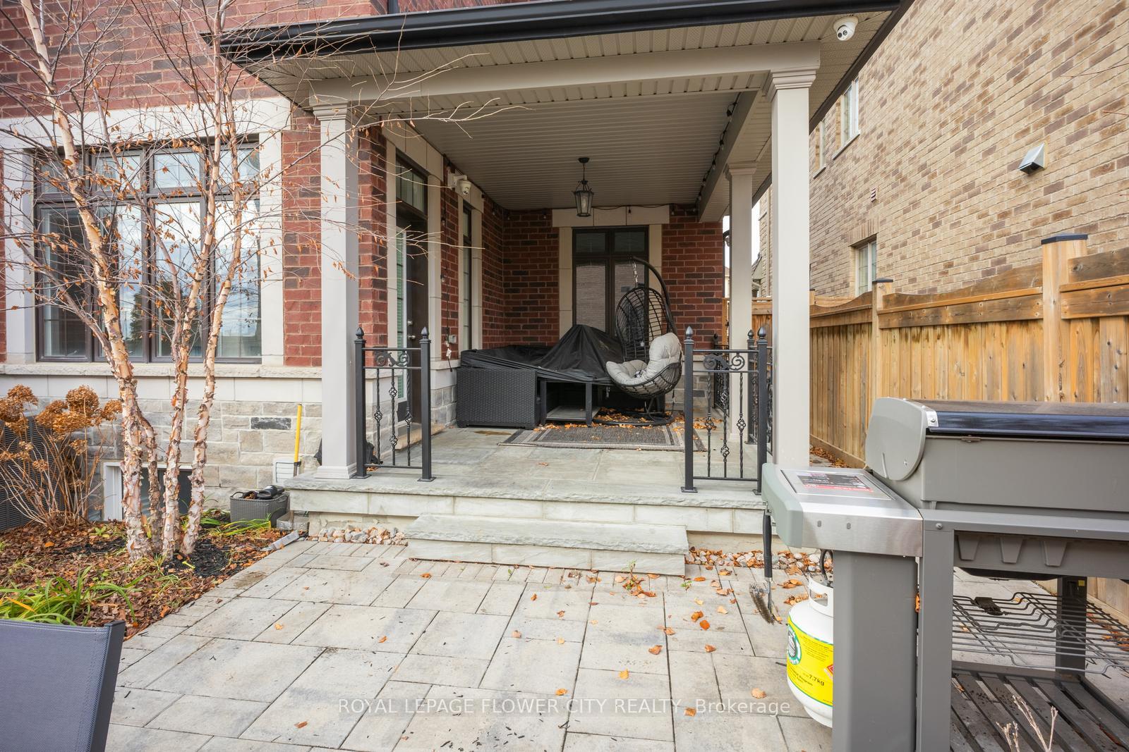 Photo 38 of 25 Belladonna Circle, Brampton, Toronto Gore Rural Estate — HOMEH