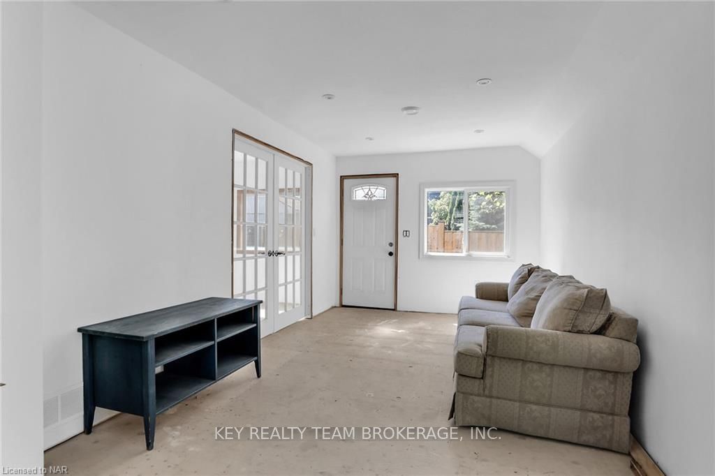 Photo 14 of 5-5 1/2 Abbey Avenue, St. Catharines, Port Dalhousie — HOMEH