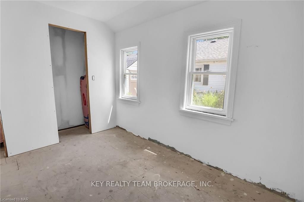 Photo 20 of 5-5 1/2 Abbey Avenue, St. Catharines, Port Dalhousie — HOMEH