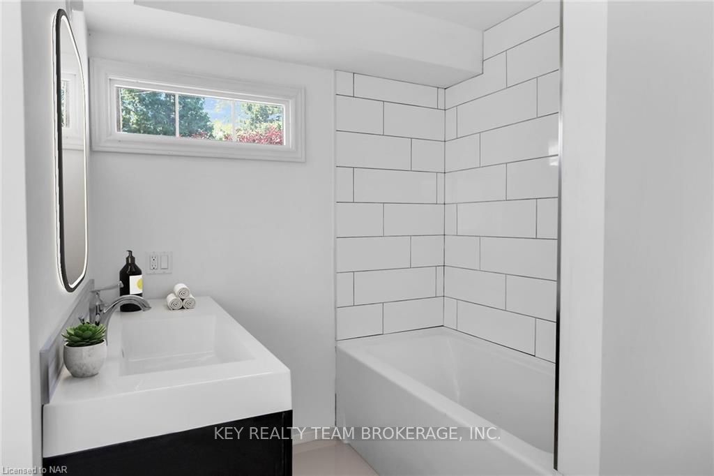 Photo 21 of 5-5 1/2 Abbey Avenue, St. Catharines, Port Dalhousie — HOMEH