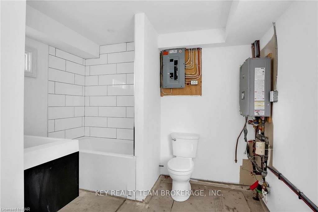 Photo 22 of 5-5 1/2 Abbey Avenue, St. Catharines, Port Dalhousie — HOMEH