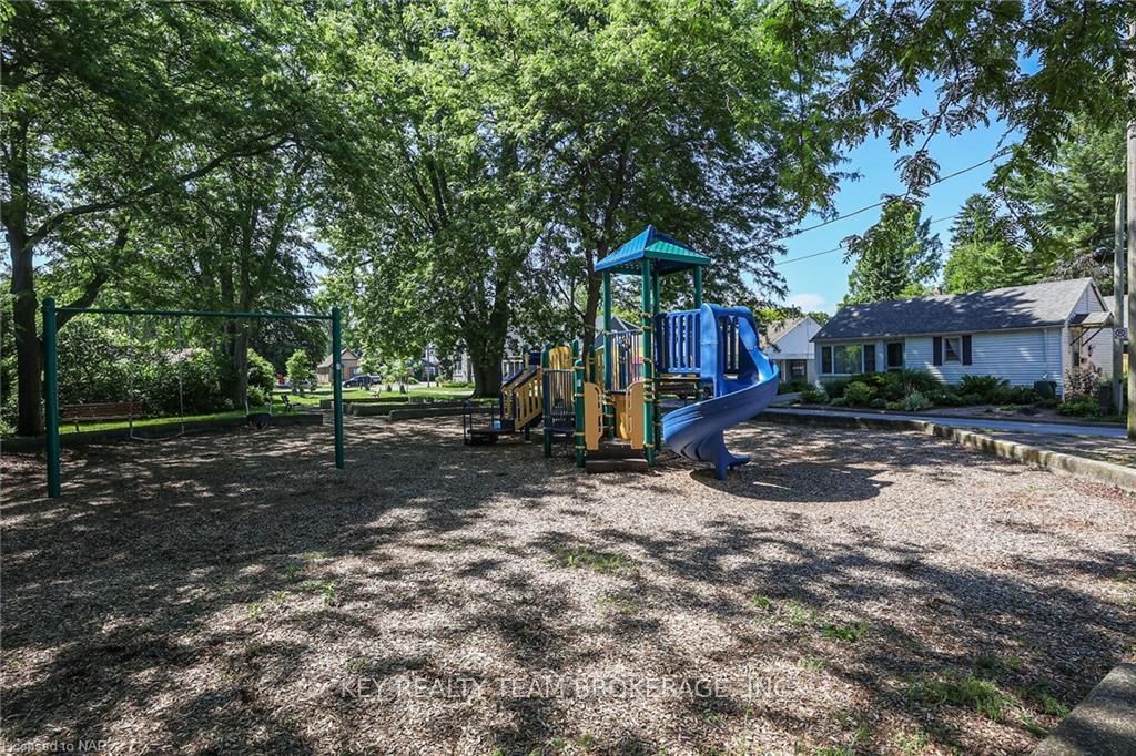Photo 23 of 5-5 1/2 Abbey Avenue, St. Catharines, Port Dalhousie — HOMEH
