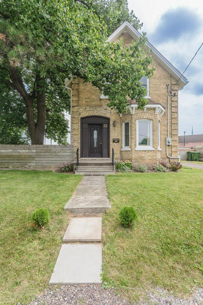 Photo 2 of 23 Fairview Avenue, St. Thomas — HOMEH