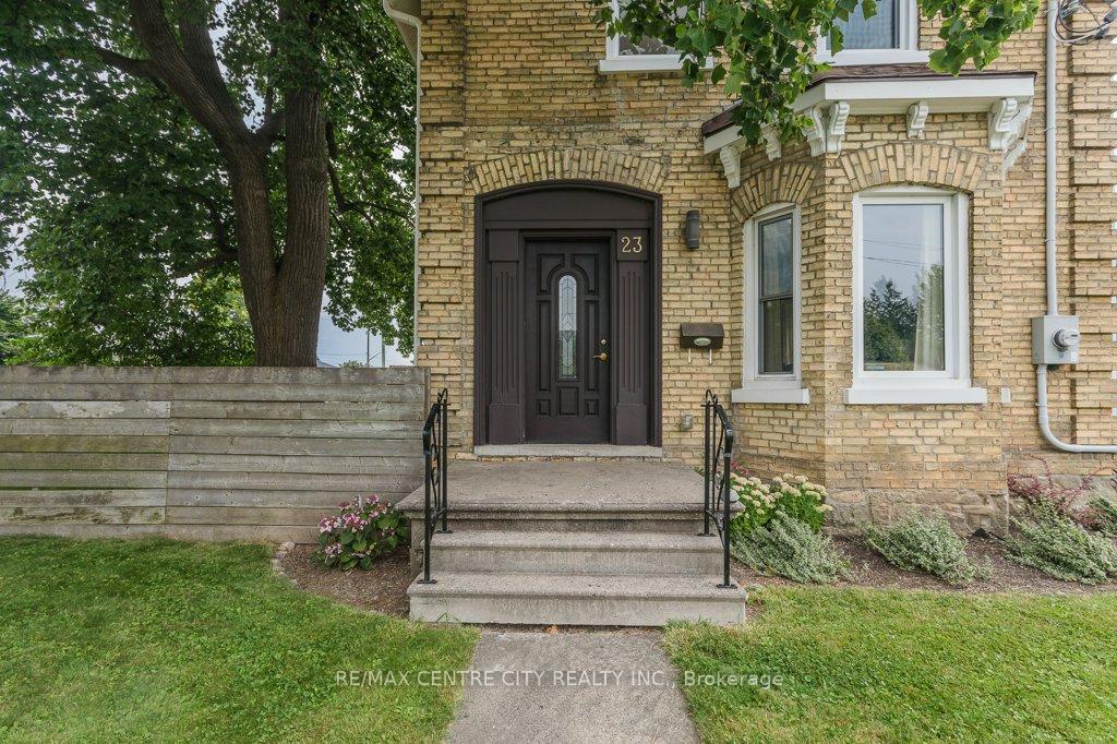Photo 4 of 23 Fairview Avenue, St. Thomas — HOMEH
