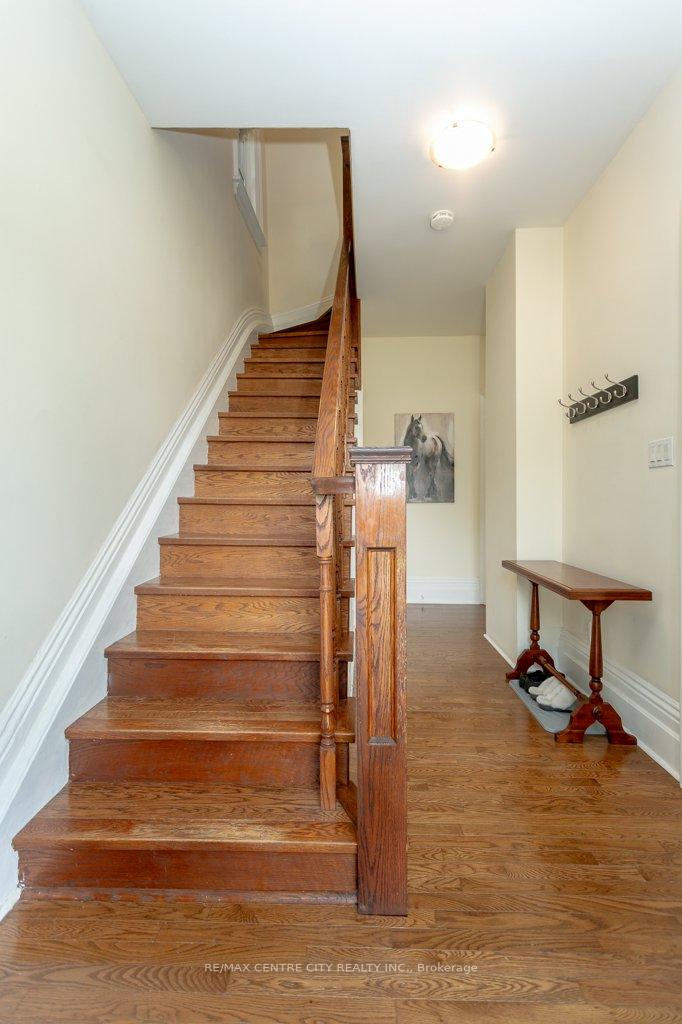 Photo 5 of 23 Fairview Avenue, St. Thomas — HOMEH