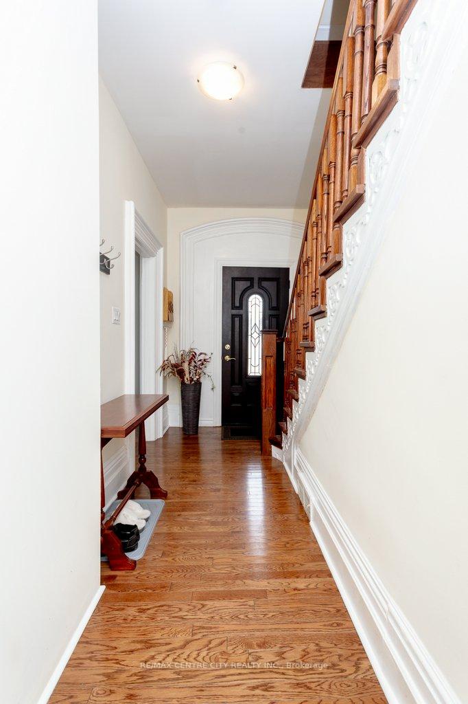 Photo 6 of 23 Fairview Avenue, St. Thomas — HOMEH