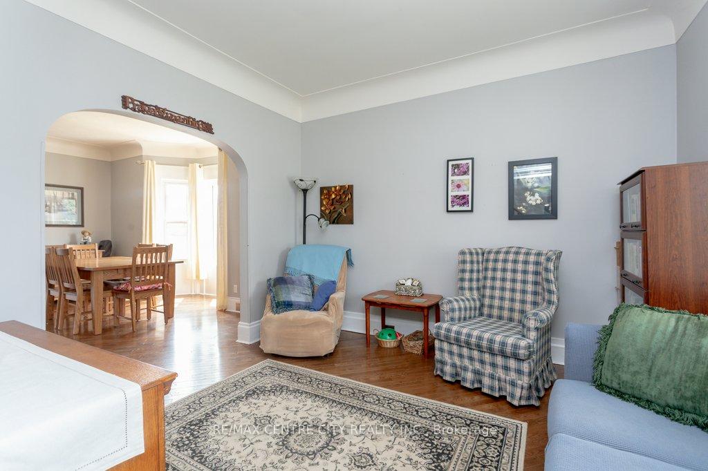 Photo 11 of 23 Fairview Avenue, St. Thomas — HOMEH