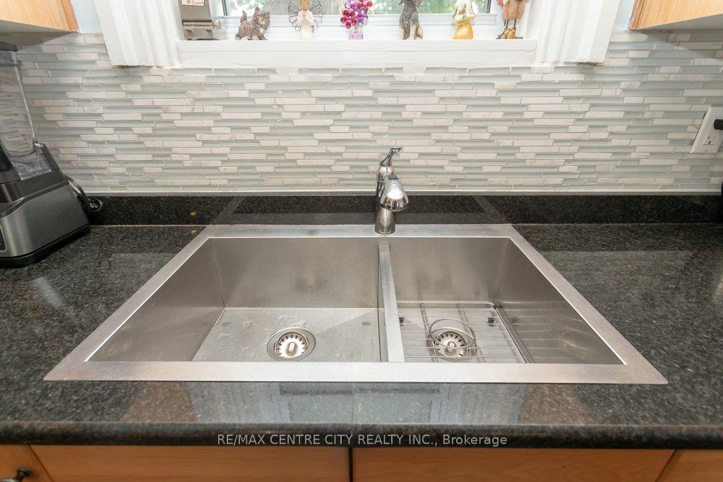 Photo 16 of 23 Fairview Avenue, St. Thomas — HOMEH