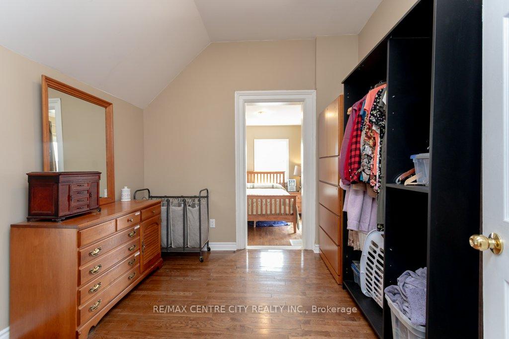 Photo 20 of 23 Fairview Avenue, St. Thomas — HOMEH