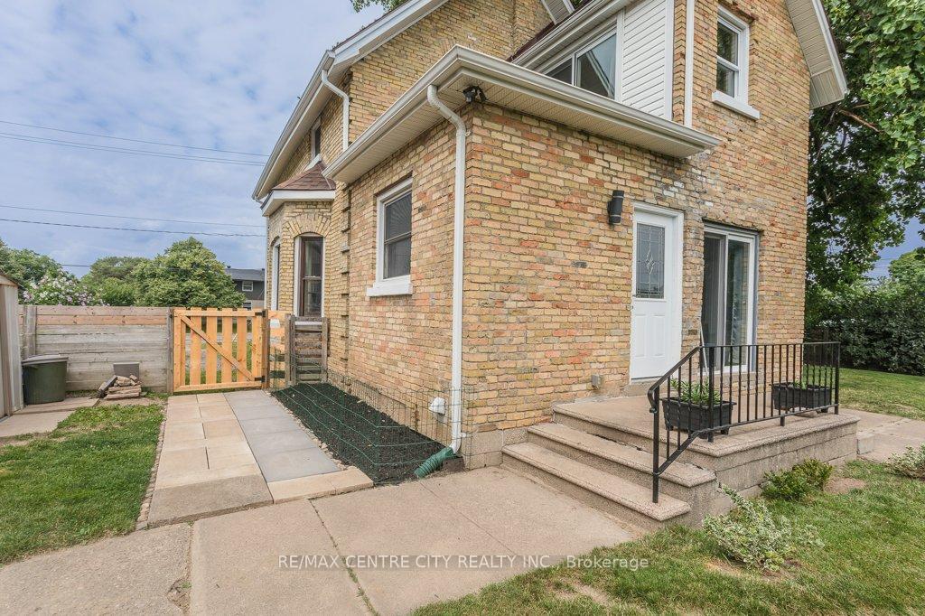 Photo 32 of 23 Fairview Avenue, St. Thomas — HOMEH