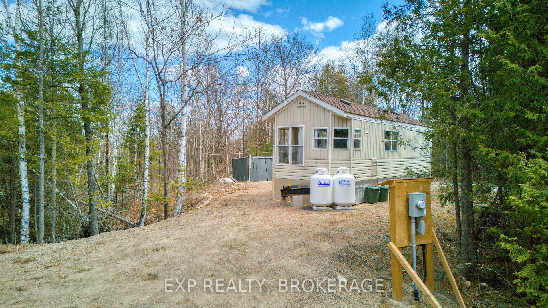 Photo 2 of 11579 Road 509 N, North Frontenac, Frontenac North — HOMEH