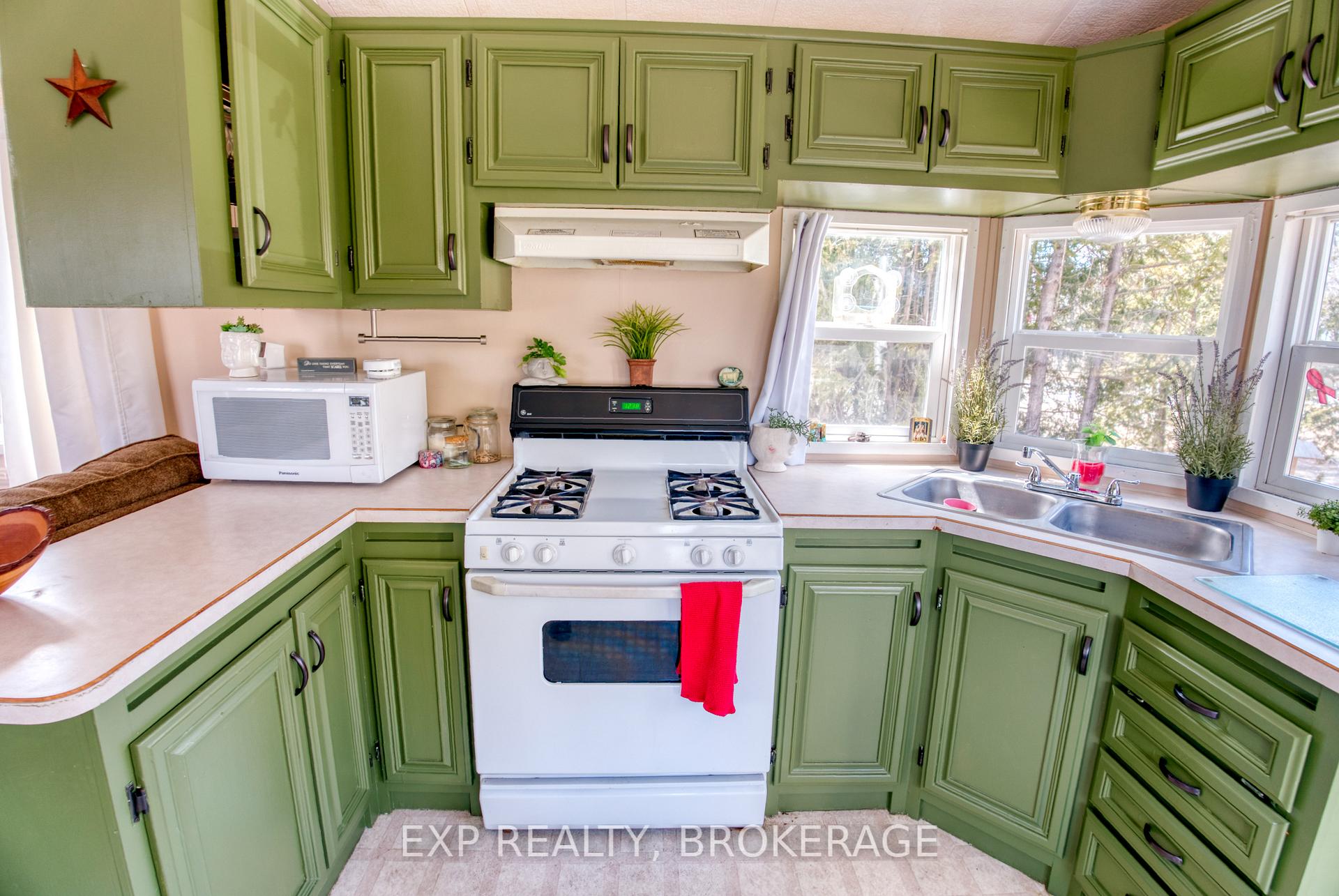 Photo 9 of 11579 Road 509 N, North Frontenac, Frontenac North — HOMEH