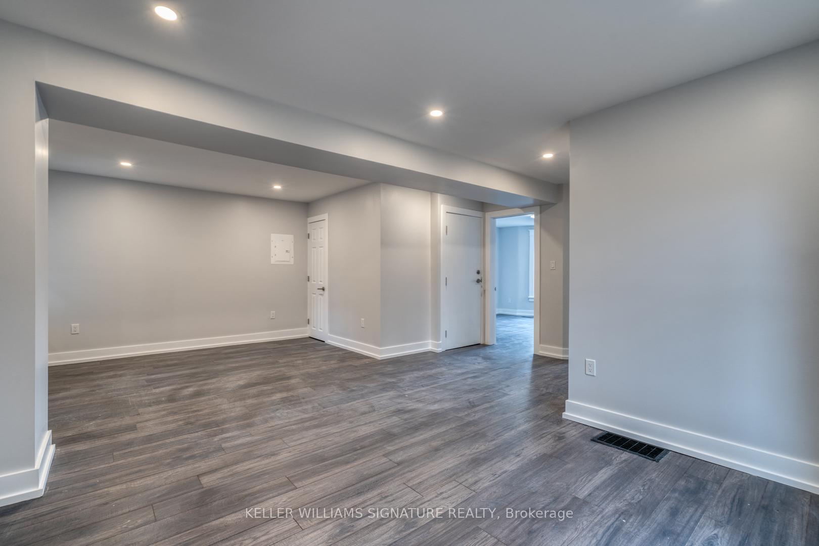 Photo 3 of 112 Leinster Avenue S, Hamilton, Stripley — HOMEH
