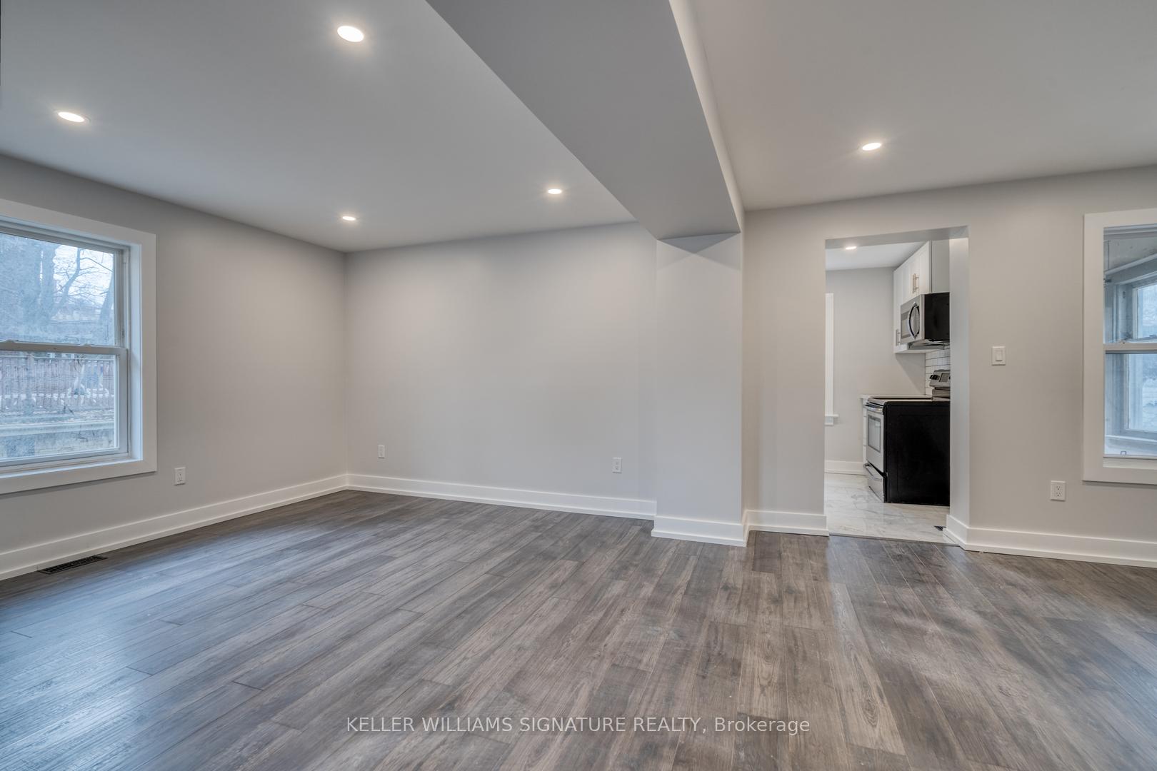 Photo 4 of 112 Leinster Avenue S, Hamilton, Stripley — HOMEH