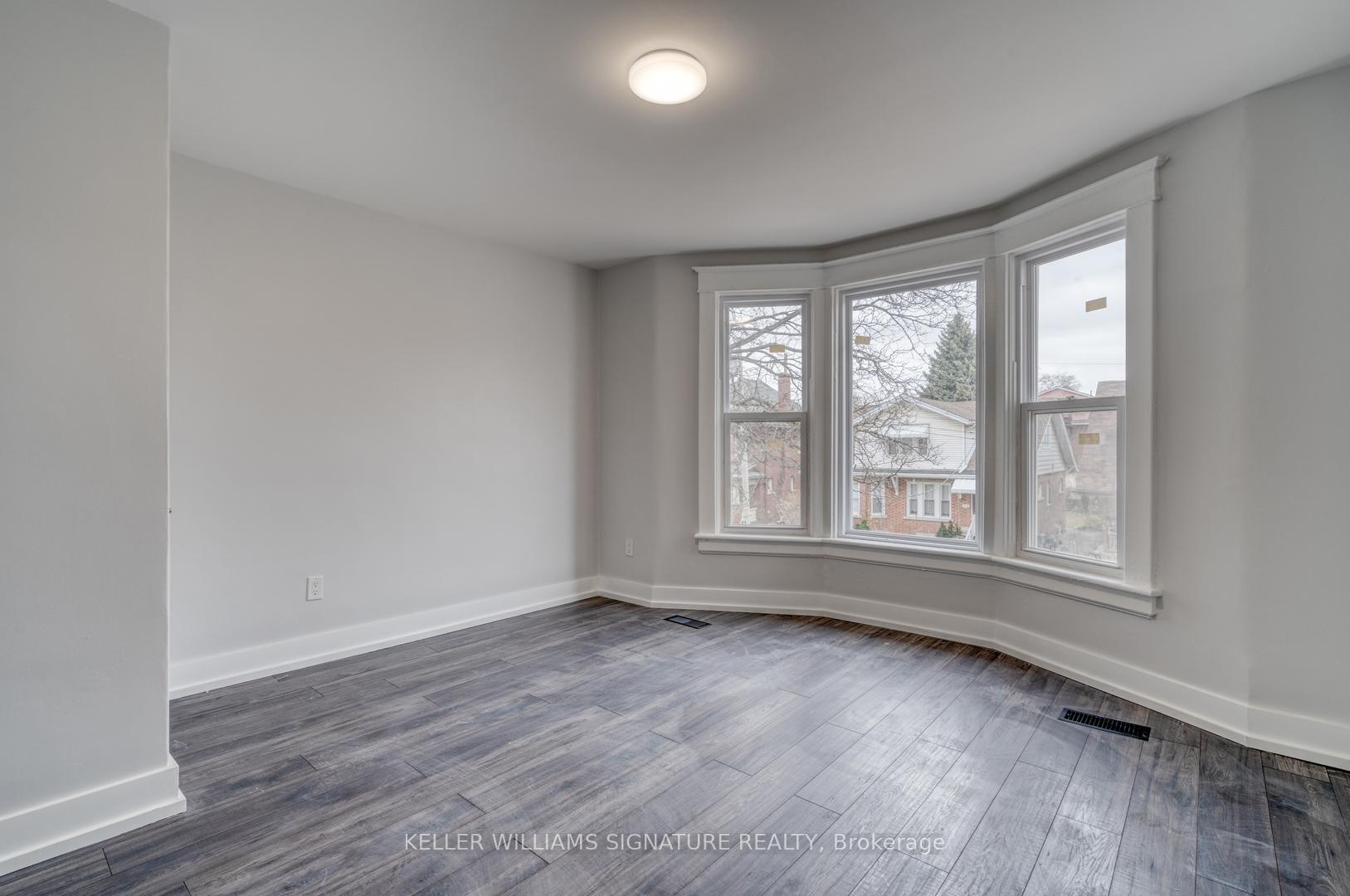 Photo 6 of 112 Leinster Avenue S, Hamilton, Stripley — HOMEH