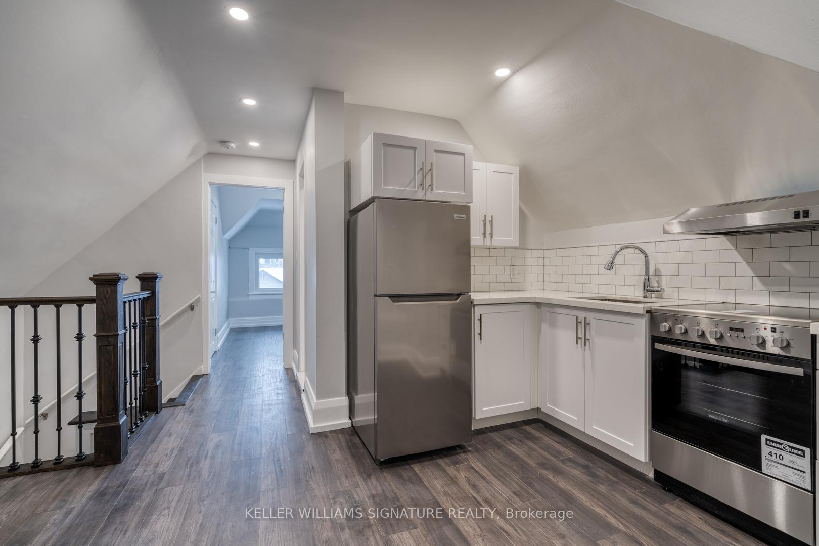 Photo 9 of 112 Leinster Avenue S, Hamilton, Stripley — HOMEH
