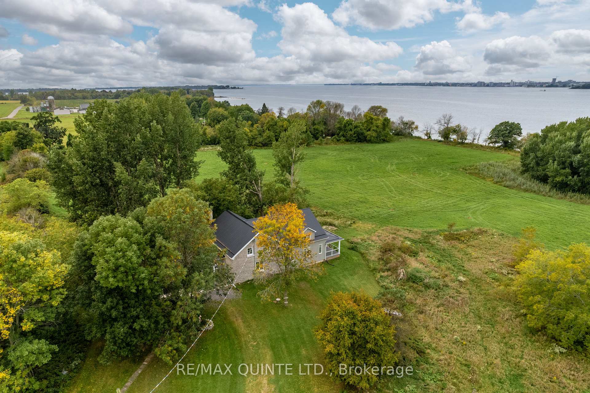 Photo 4 of 369 Road 7051, Frontenac Islands, The Islands — HOMEH