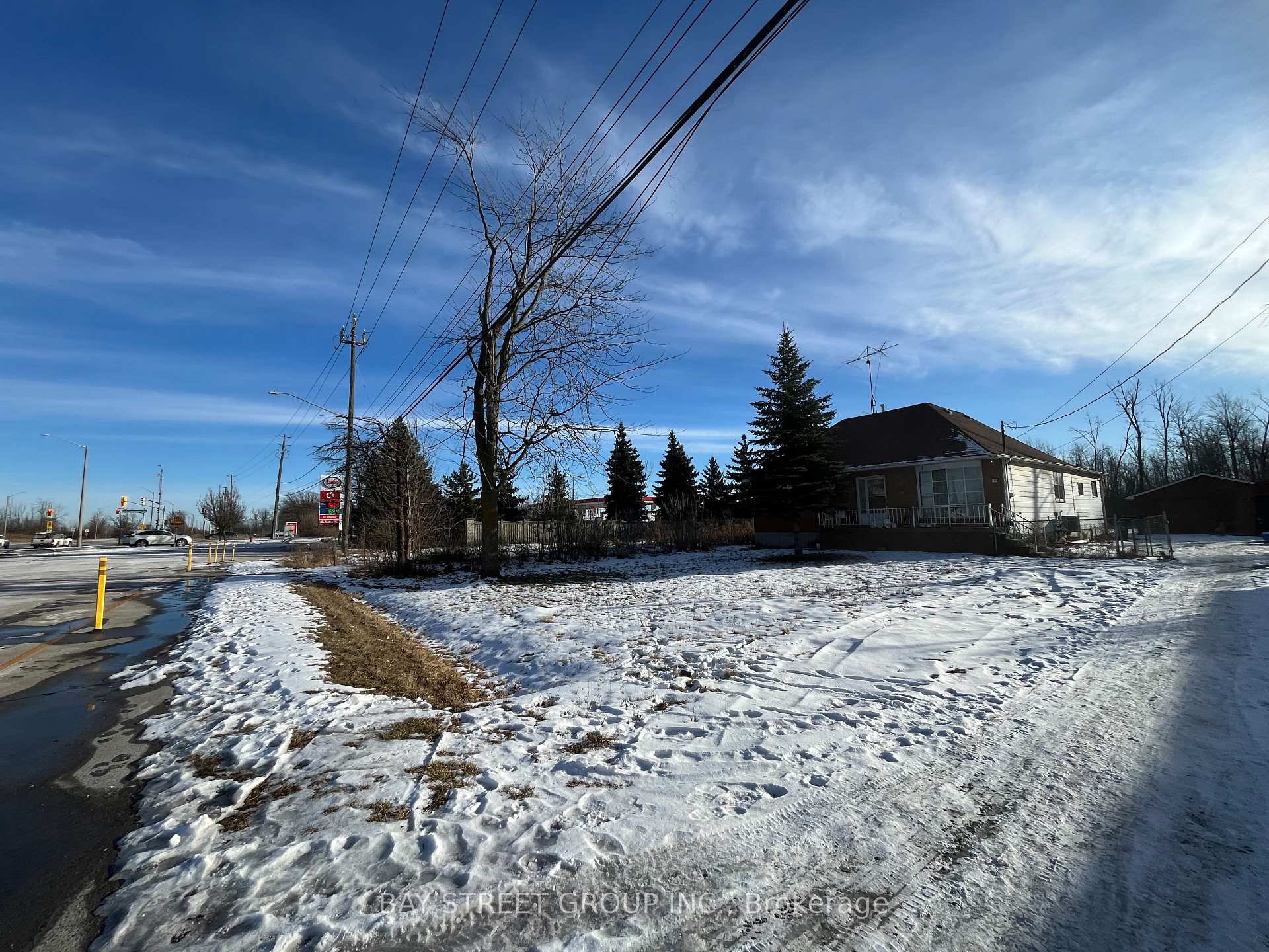 Photo 3 of 11 Penny Lane, Hamilton, Stoney Creek Mountain — HOMEH