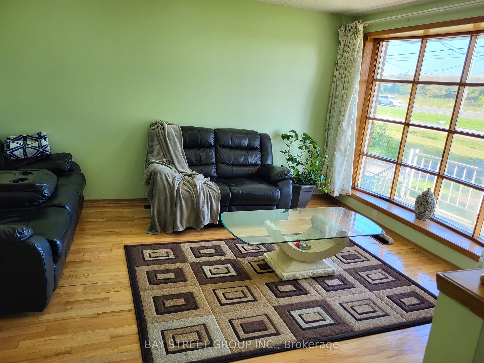 Photo 6 of 11 Penny Lane, Hamilton, Stoney Creek Mountain — HOMEH