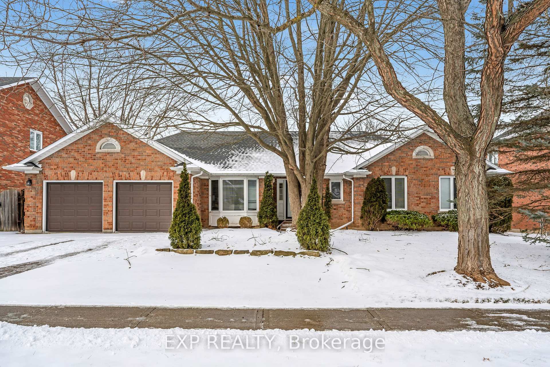 Photo 2 of 417 Golf Links Road, Hamilton, Ancaster — HOMEH