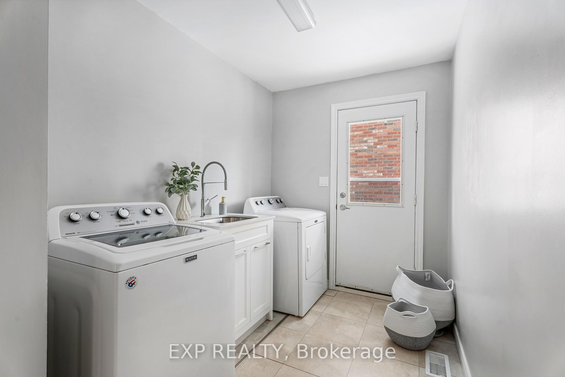 Photo 14 of 417 Golf Links Road, Hamilton, Ancaster — HOMEH