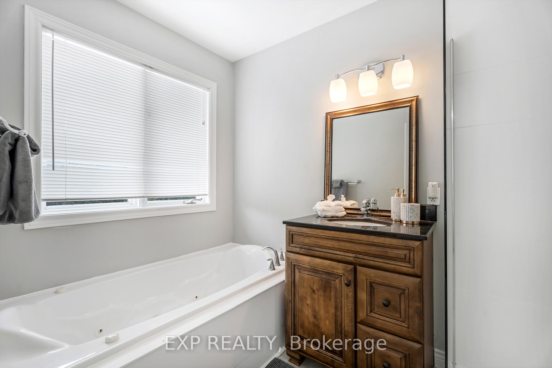 Photo 23 of 417 Golf Links Road, Hamilton, Ancaster — HOMEH