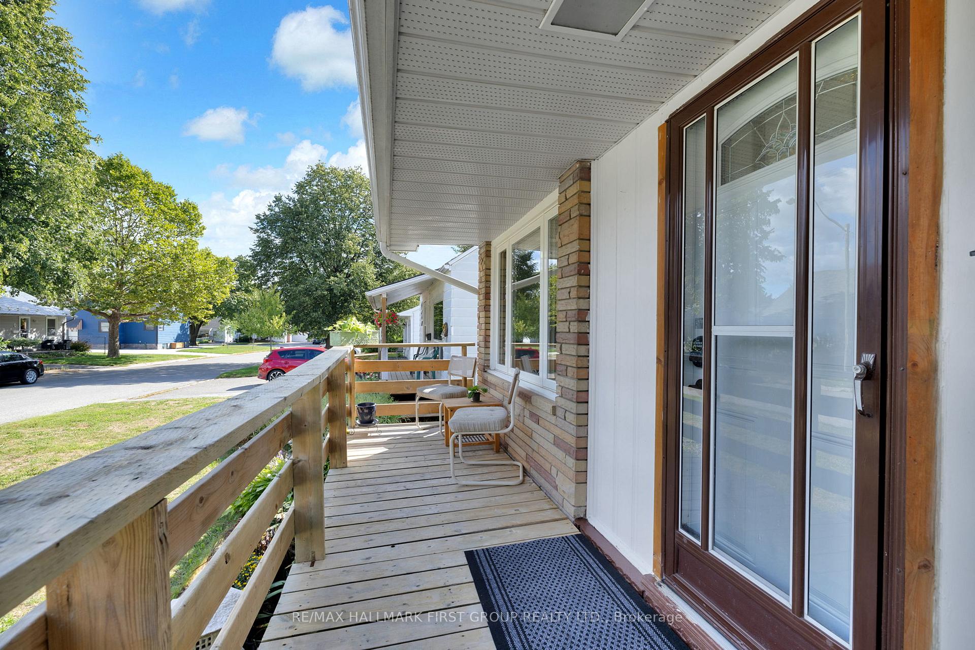 Photo 11 of 13 Elgin Street, Ajax, Central — HOMEH