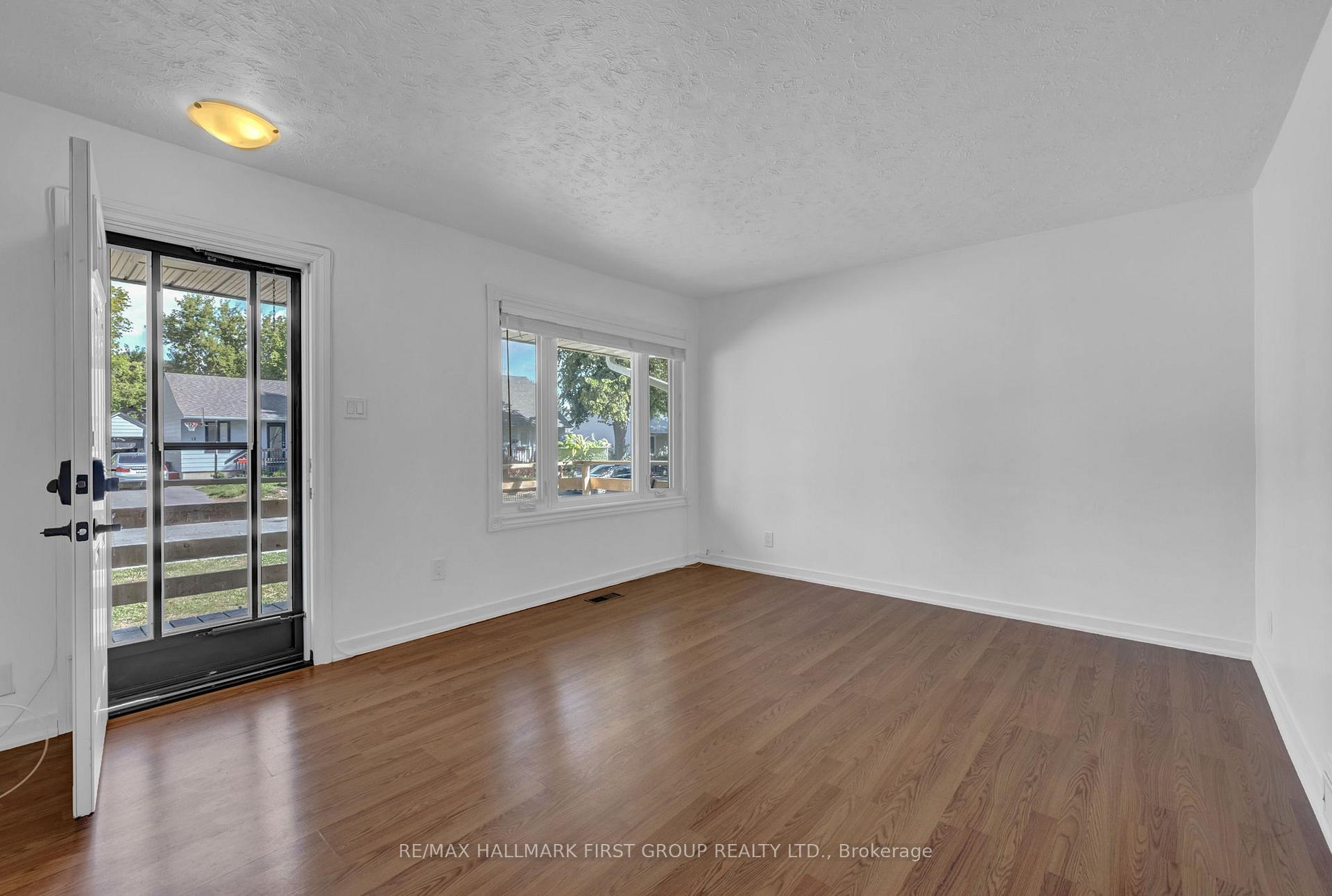 Photo 14 of 13 Elgin Street, Ajax, Central — HOMEH