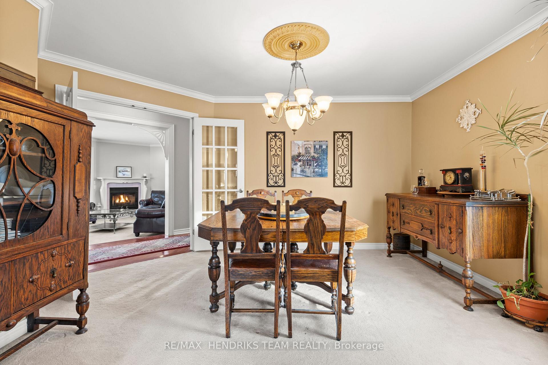 Photo 9 of 19 Dunbar Crescent, St. Catharines, Grapeview — HOMEH