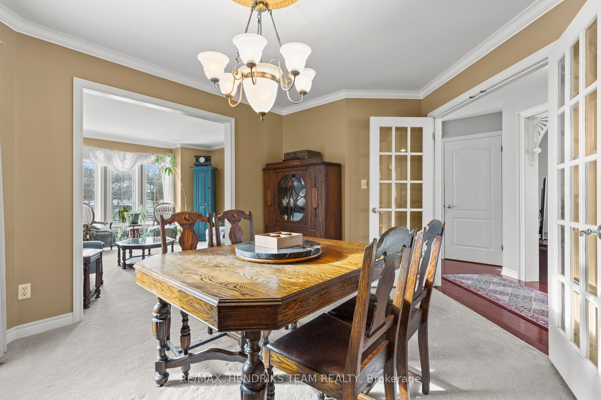 Photo 10 of 19 Dunbar Crescent, St. Catharines, Grapeview — HOMEH