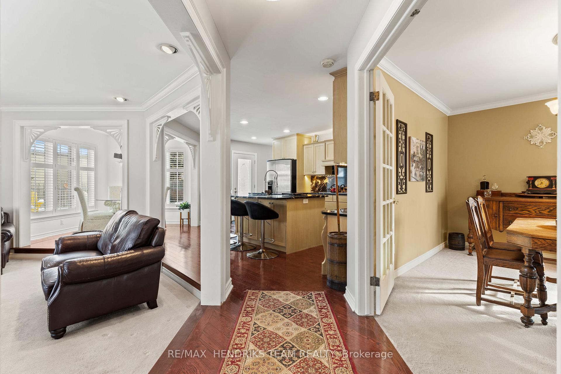 Photo 11 of 19 Dunbar Crescent, St. Catharines, Grapeview — HOMEH