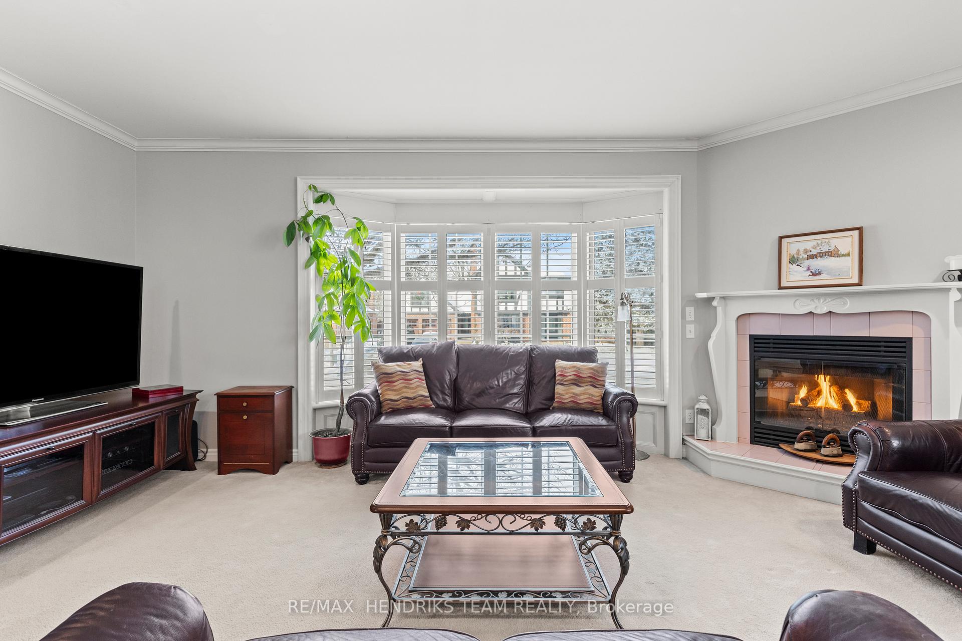 Photo 13 of 19 Dunbar Crescent, St. Catharines, Grapeview — HOMEH
