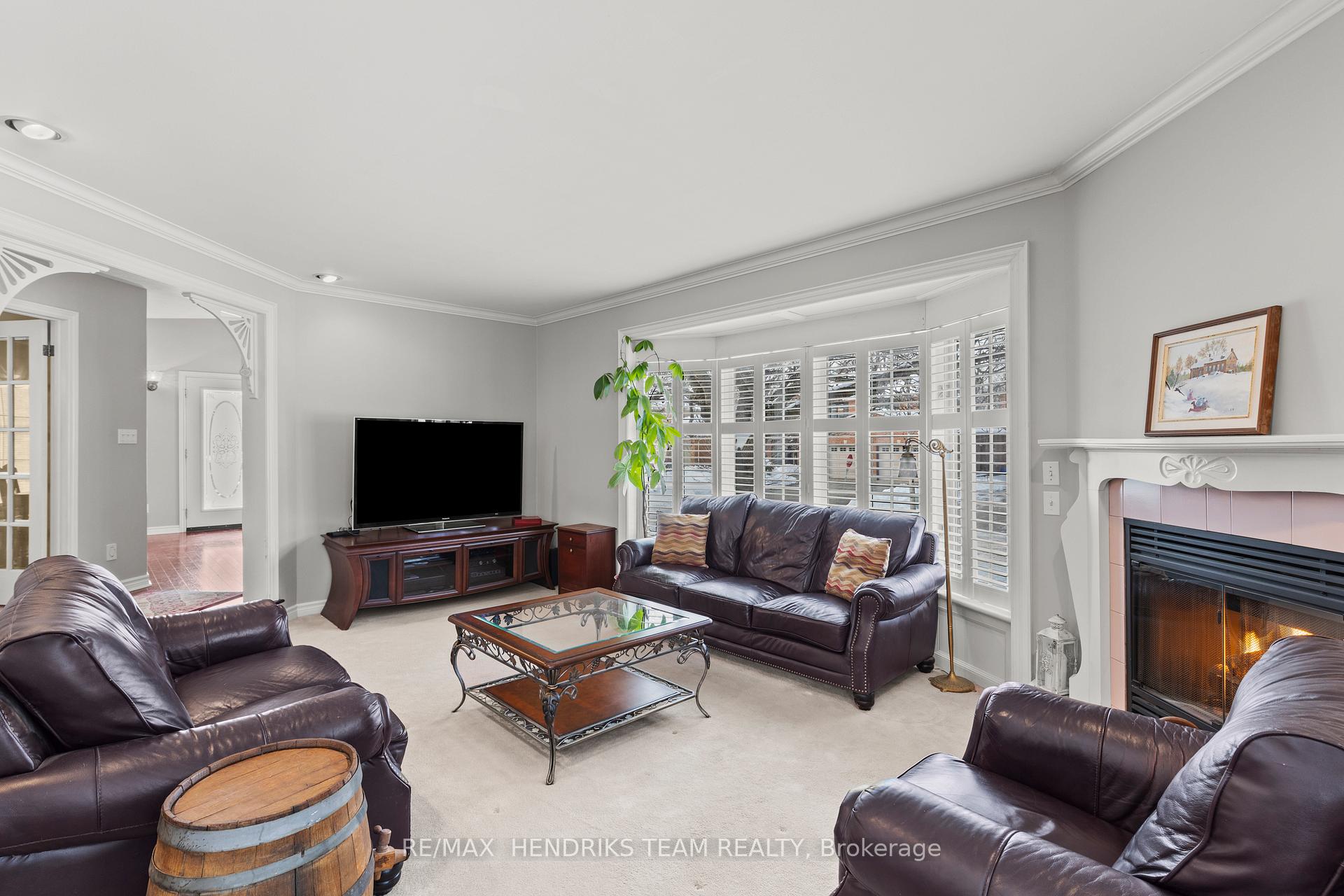 Photo 14 of 19 Dunbar Crescent, St. Catharines, Grapeview — HOMEH