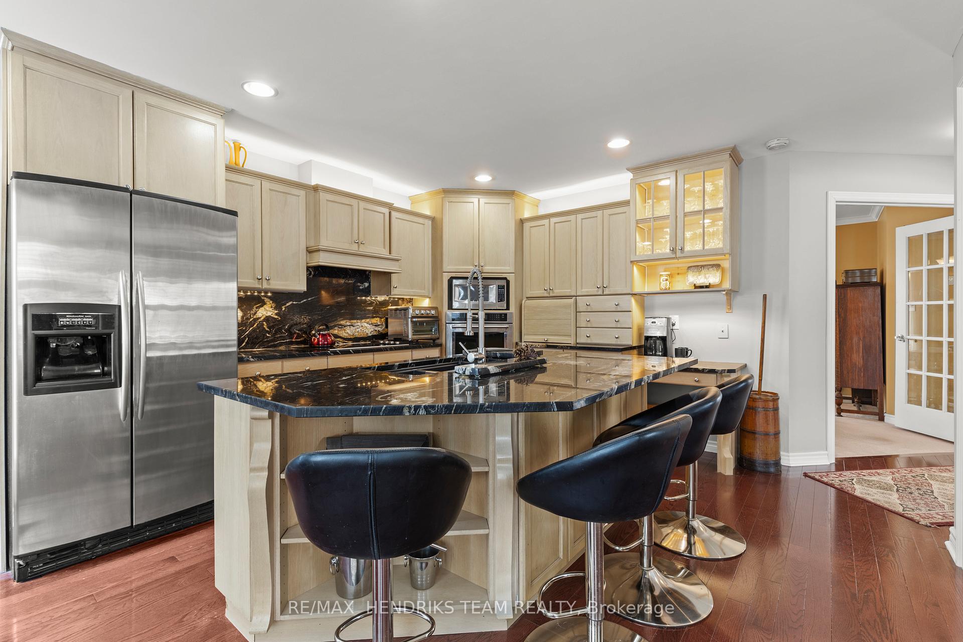 Photo 17 of 19 Dunbar Crescent, St. Catharines, Grapeview — HOMEH