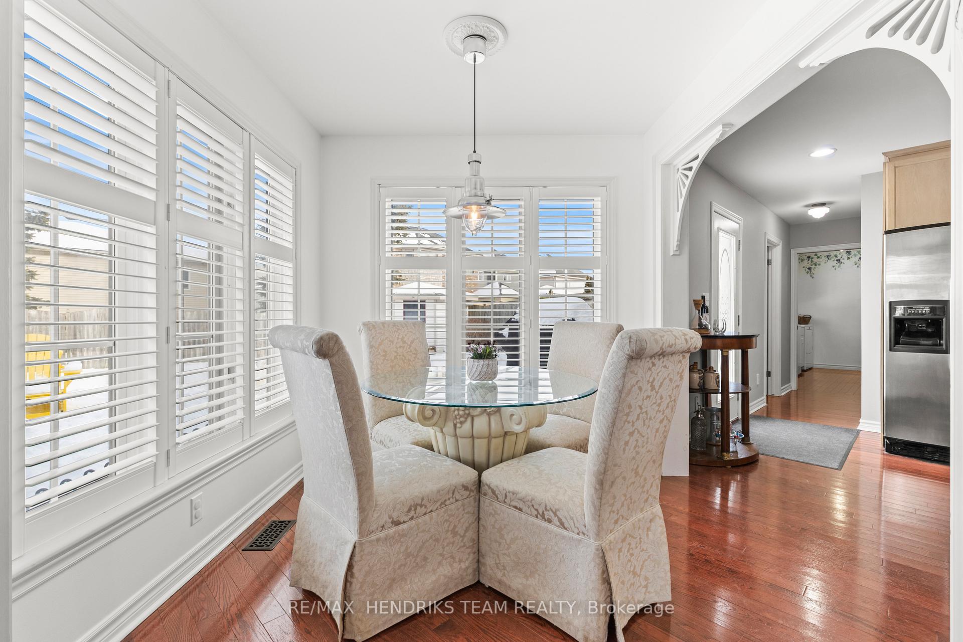 Photo 20 of 19 Dunbar Crescent, St. Catharines, Grapeview — HOMEH