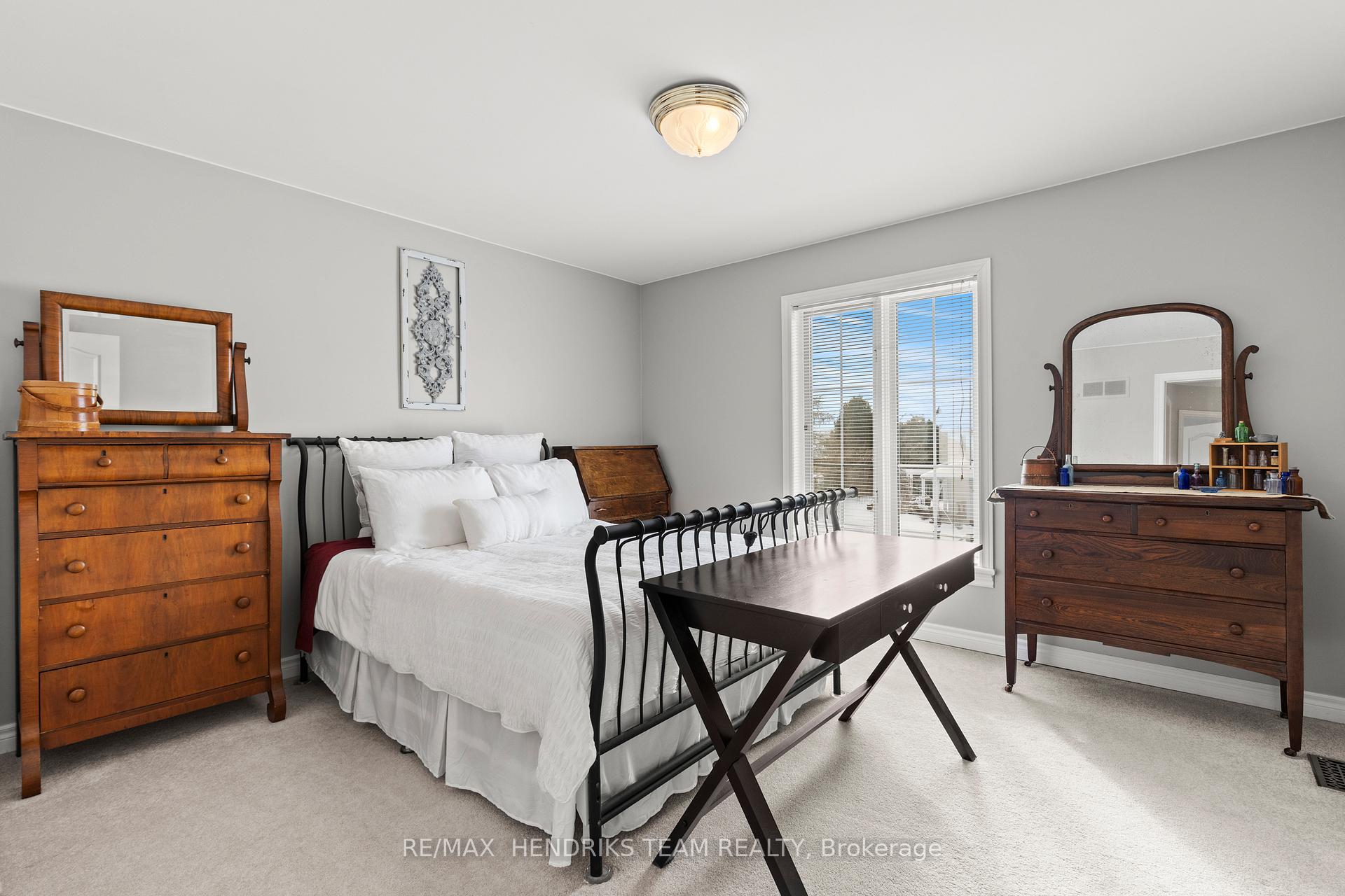 Photo 33 of 19 Dunbar Crescent, St. Catharines, Grapeview — HOMEH