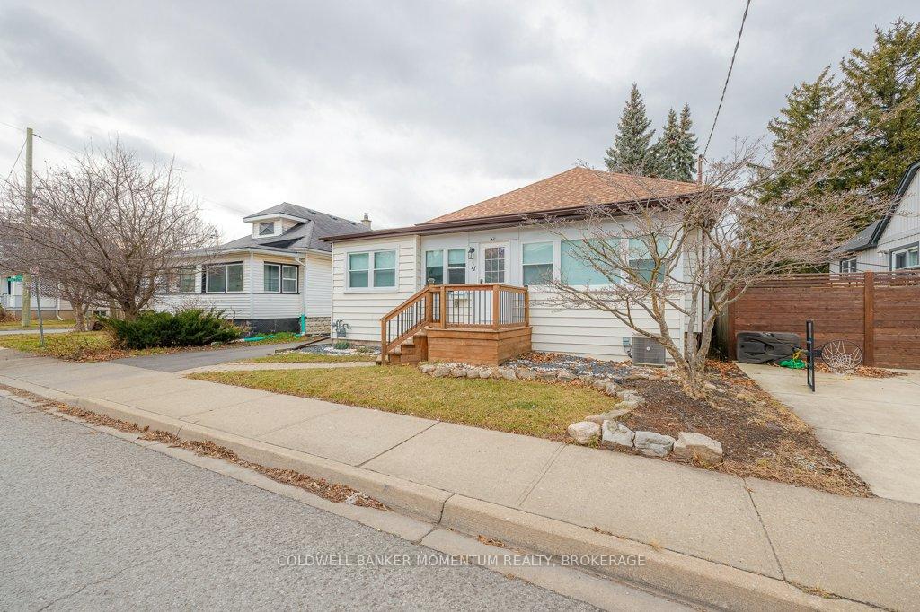 Photo 2 of 11 Grantham Avenue S, St. Catharines, E. Chester — HOMEH