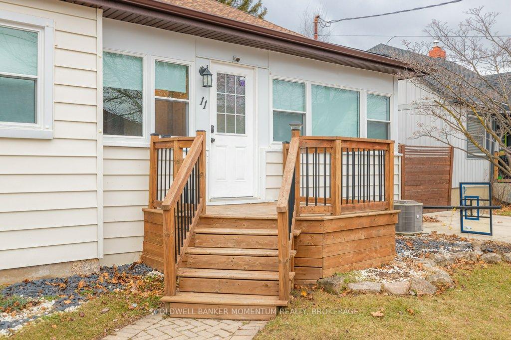 Photo 3 of 11 Grantham Avenue S, St. Catharines, E. Chester — HOMEH
