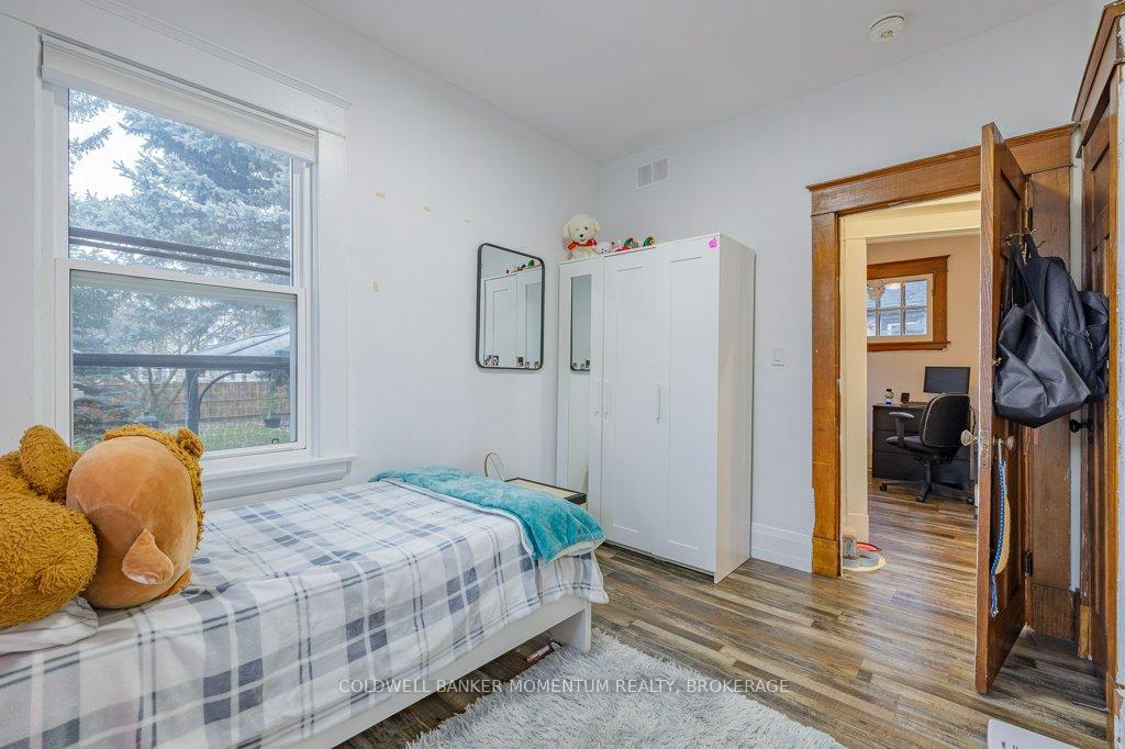 Photo 21 of 11 Grantham Avenue S, St. Catharines, E. Chester — HOMEH