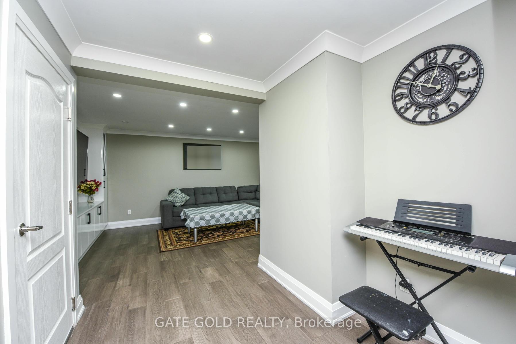 Photo 8 of 47 Milford Crescent S, Brampton, Central Park — HOMEH