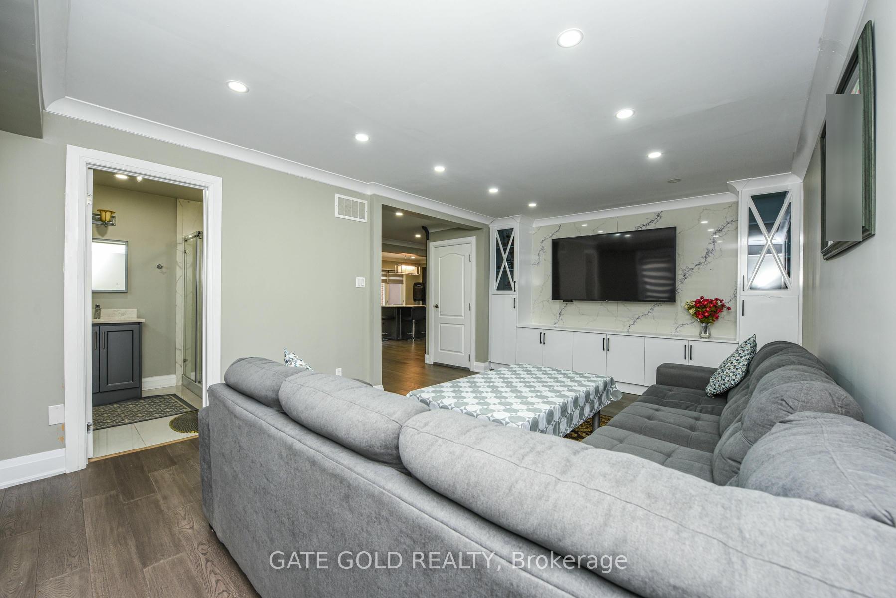 Photo 11 of 47 Milford Crescent S, Brampton, Central Park — HOMEH