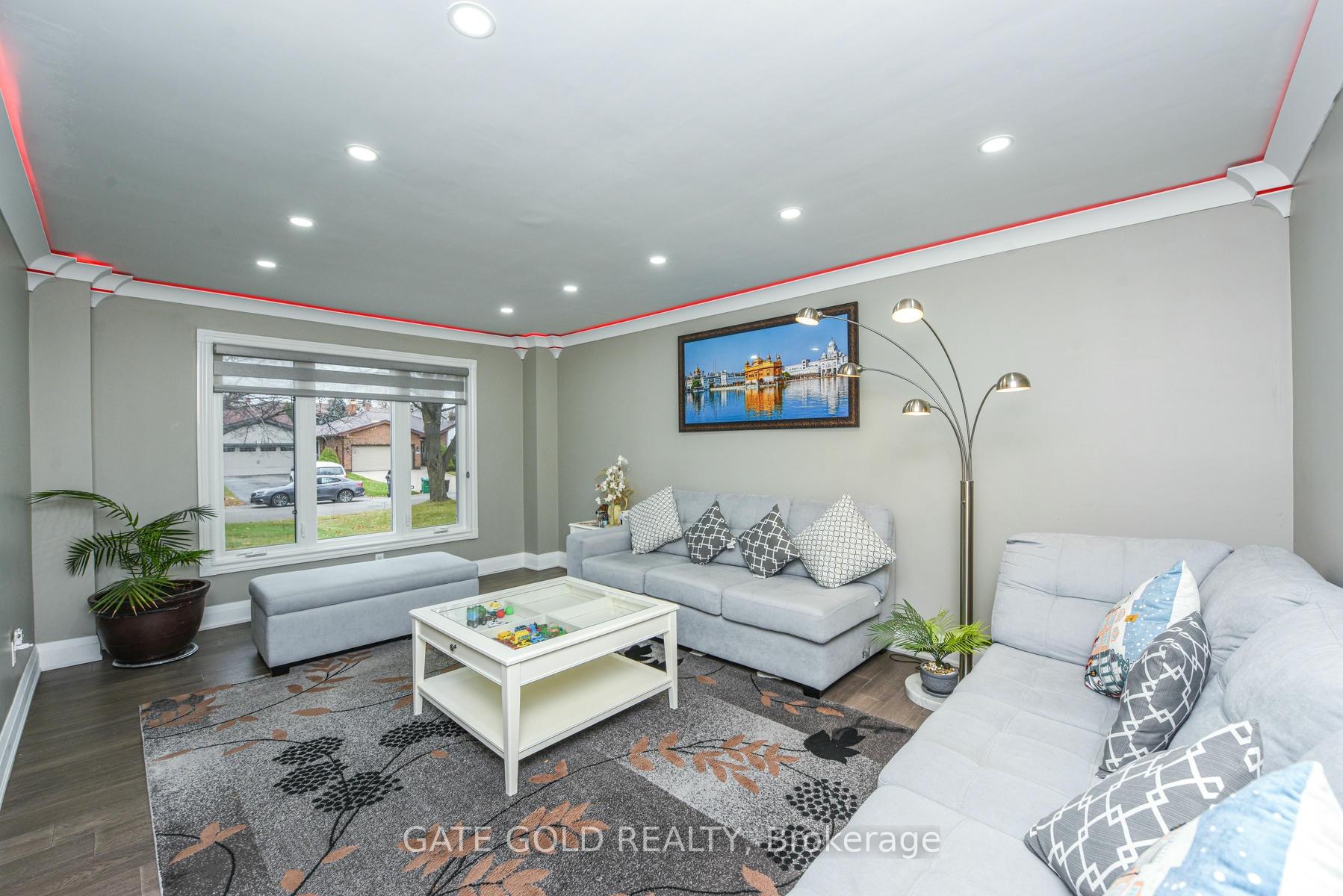 Photo 23 of 47 Milford Crescent S, Brampton, Central Park — HOMEH