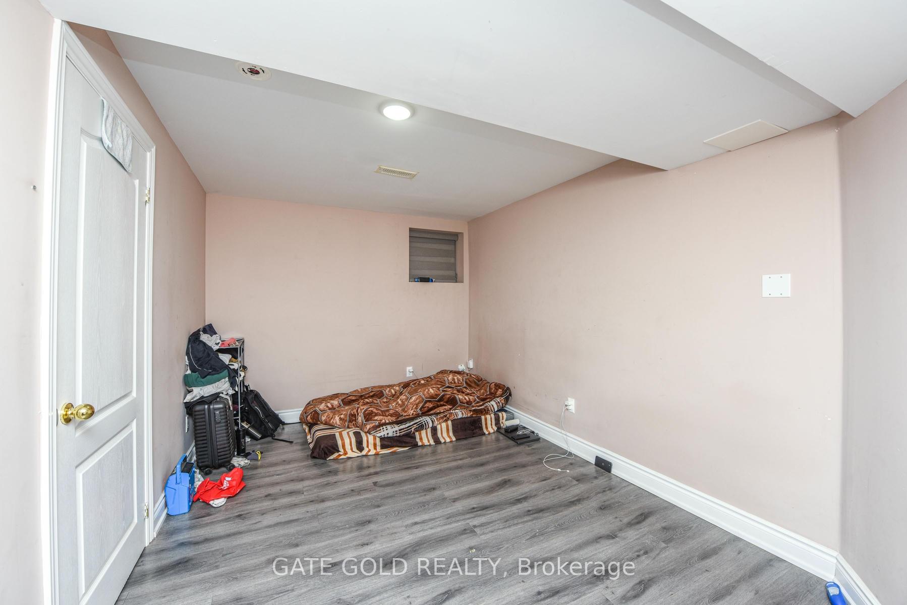 Photo 28 of 47 Milford Crescent S, Brampton, Central Park — HOMEH