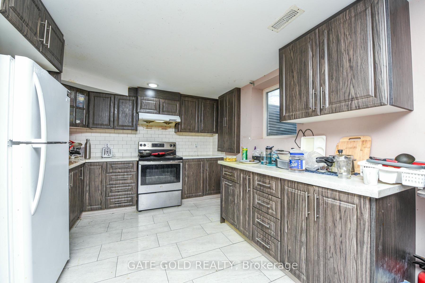 Photo 37 of 47 Milford Crescent S, Brampton, Central Park — HOMEH
