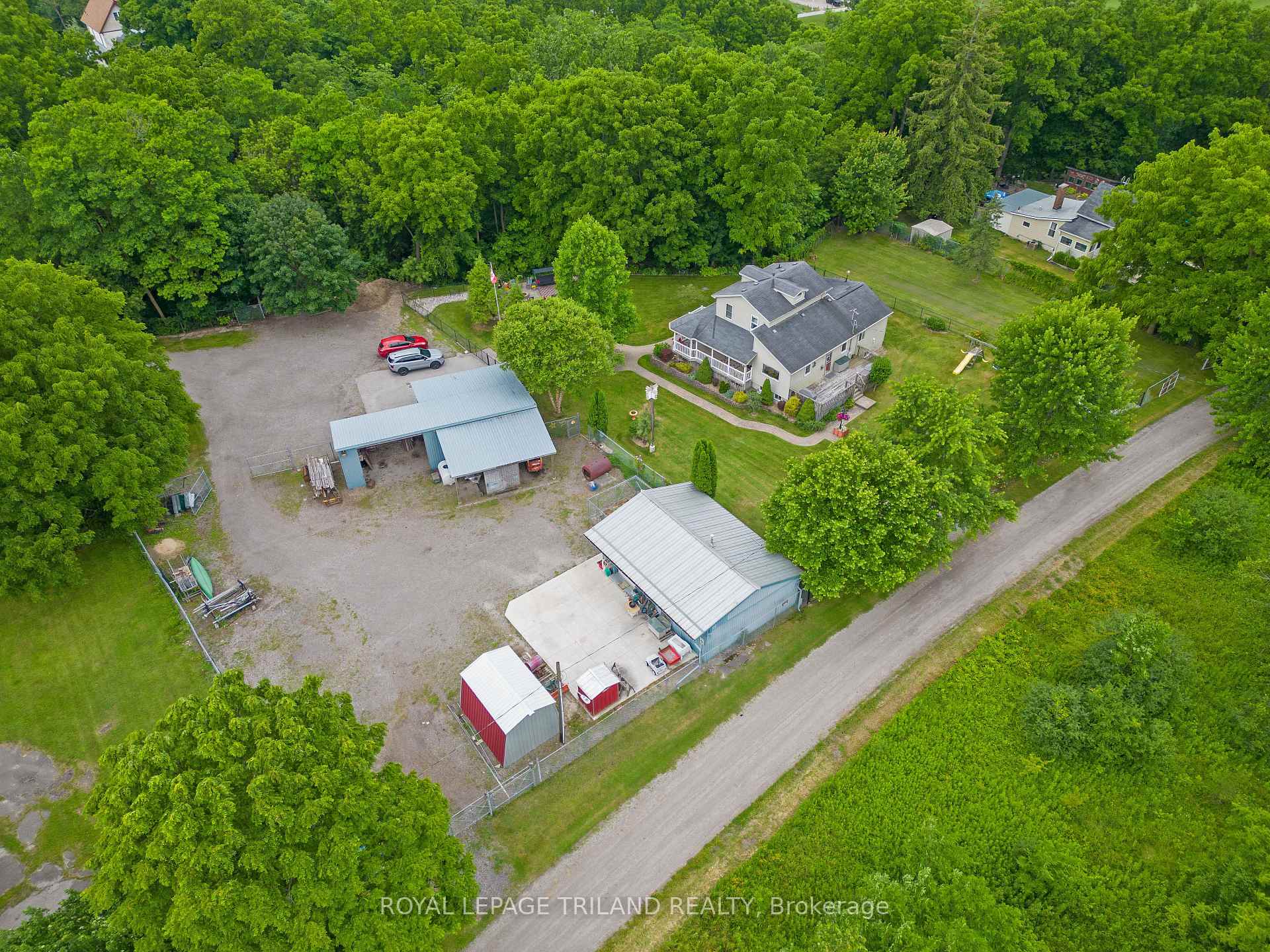 Photo 5 of 18 Omemee Street N, St. Thomas — HOMEH
