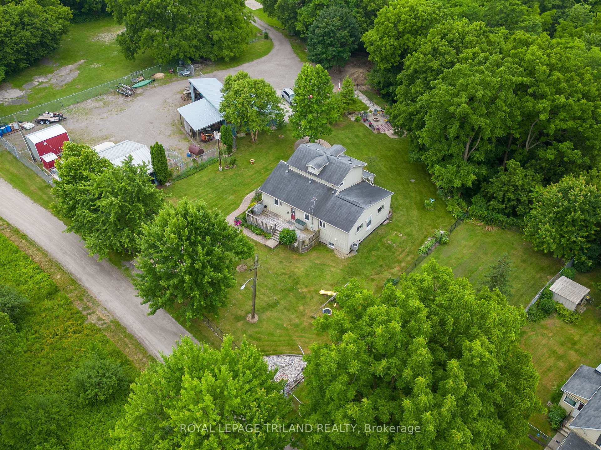 Photo 6 of 18 Omemee Street N, St. Thomas — HOMEH