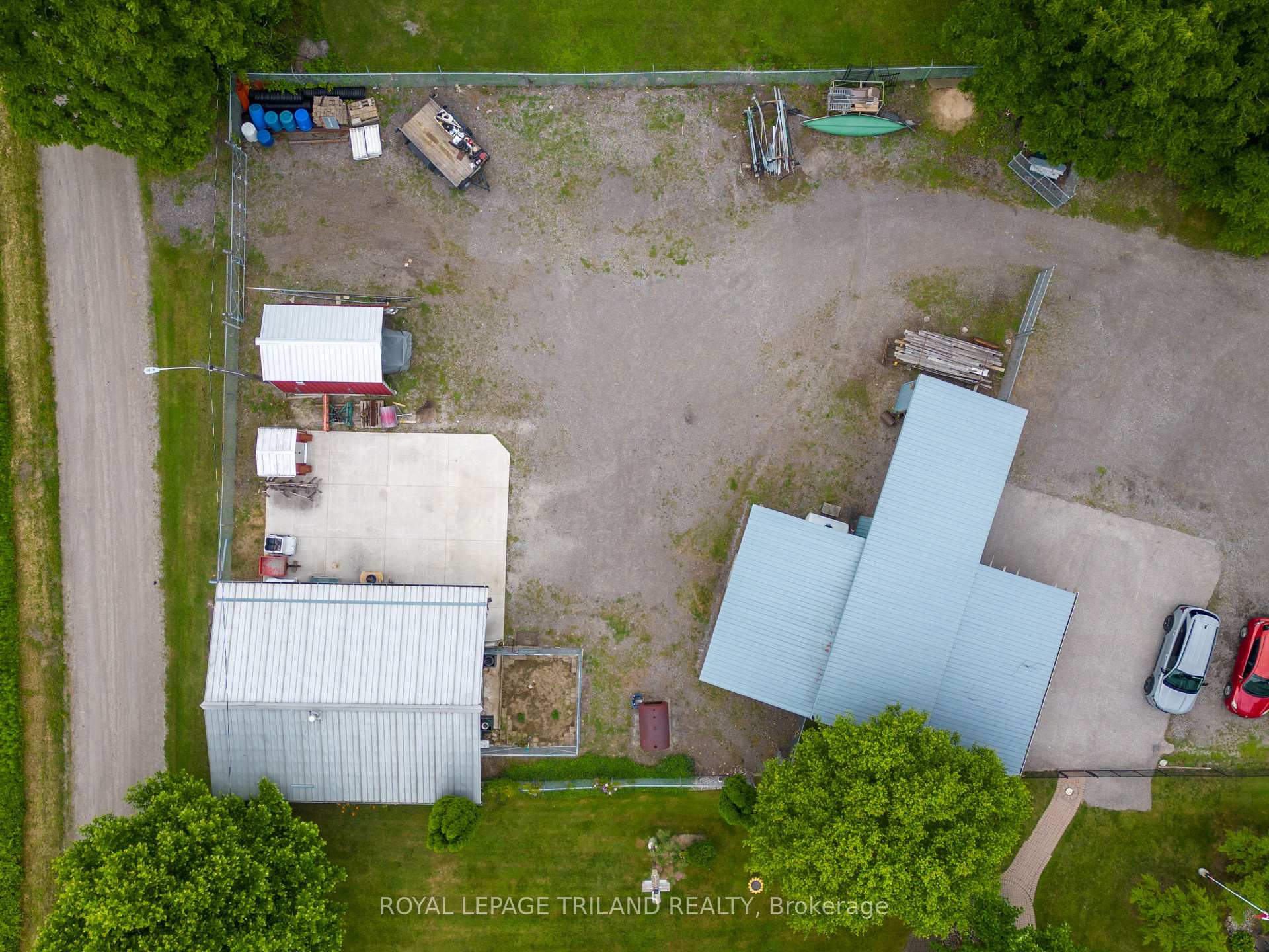 Photo 8 of 18 Omemee Street N, St. Thomas — HOMEH