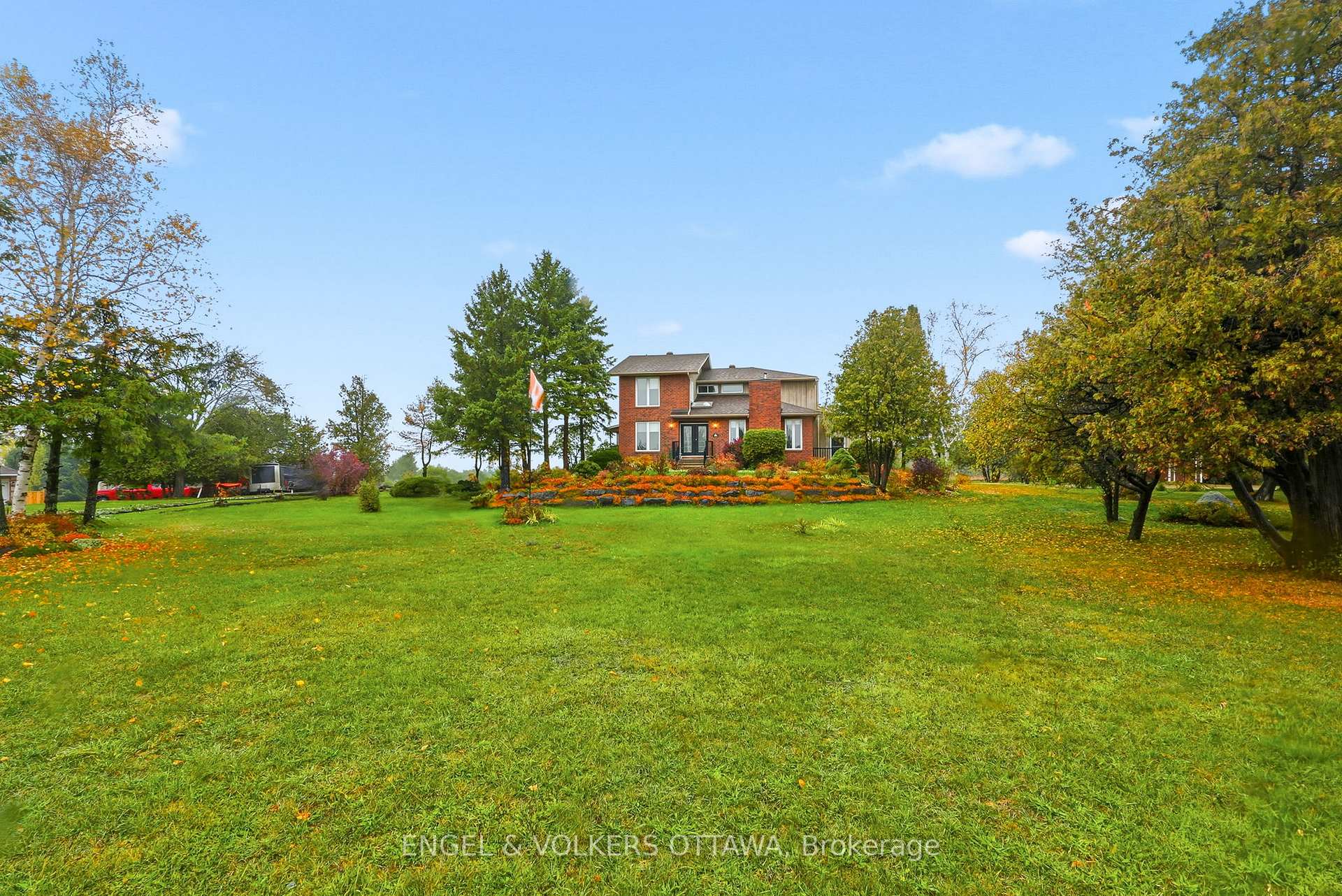 Photo 16 of 101 Carterfarm Crescent, Ottawa, Huntley Ward (South West) — HOMEH